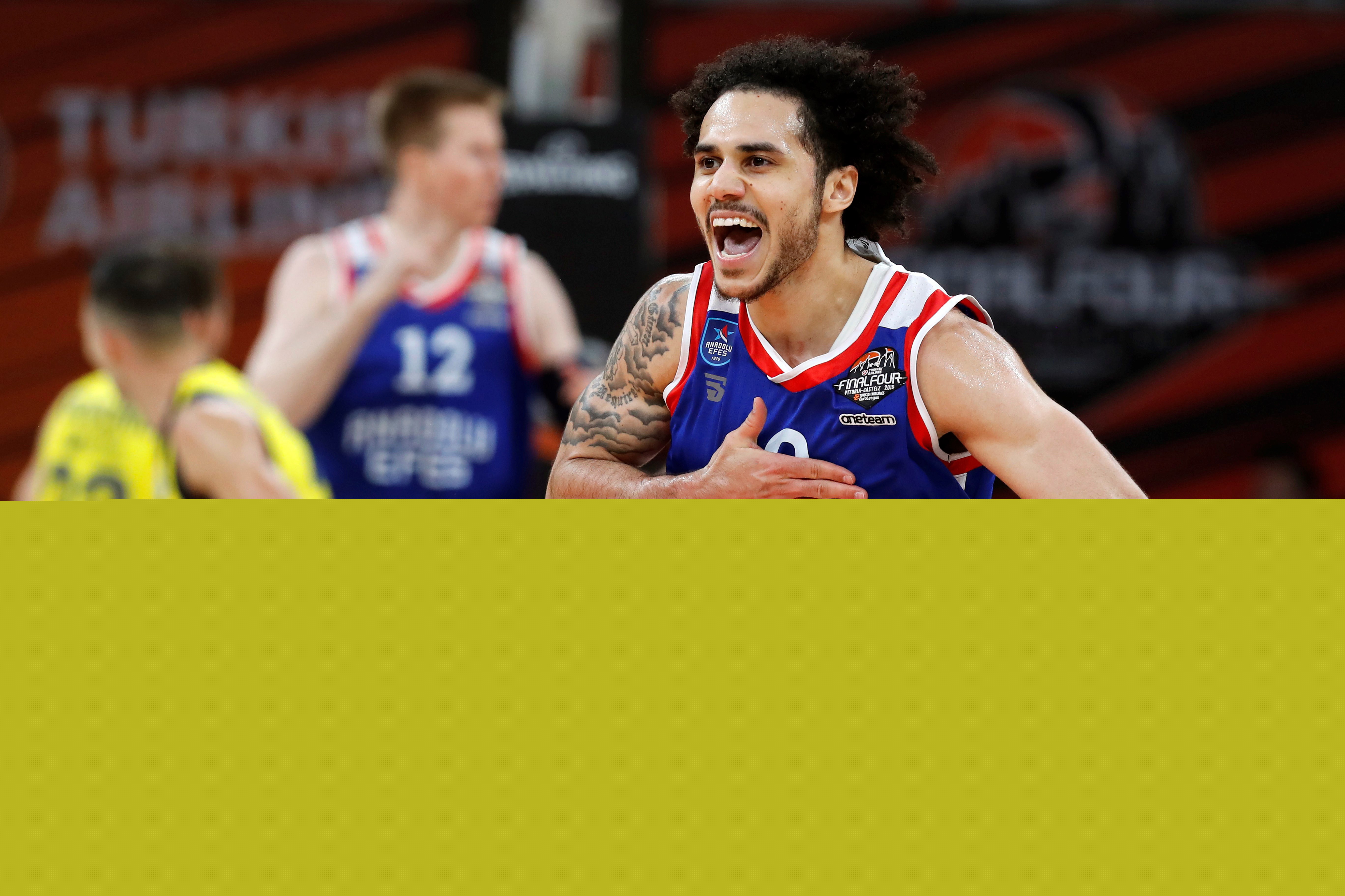 帽子戏法，莱万当选塞尔塔vs巴萨全场最佳（莱万戴帽，荣膺塞尔塔战巴萨全场最佳）