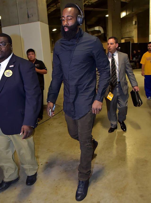 世体：克里斯滕森并没受伤，提前结束训练是计划好的（世体：克里斯滕森无伤，按计划提前结束训练）