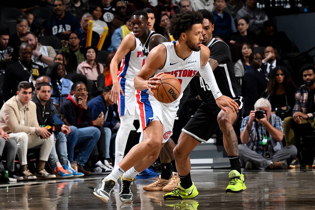 齐沃：感谢大家的称赞，但上场的是球员，功劳属于他们（齐沃：感谢肯定，但冲锋在前的是球员，荣誉属于他们）