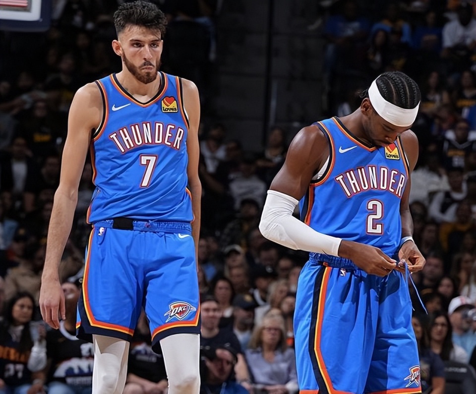 上半场累计第4次！杨瀚森次节协防再送防守犯规（上半场已第4次！杨瀚森次节协防再被吹防守犯规）