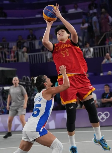 卢卡浓眉大交易后，湖人35胜17负&独行侠仅18胜33负（卢卡-浓眉重磅交易后：湖人35胜17负，独行侠仅18胜33负）