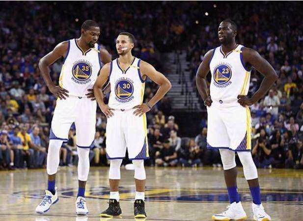 跑位比运球更重要（跑位才是关键，胜过运球）