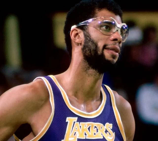 世体：沙特方面确认，明年夏天才会和莱万、吕迪格等谈转会（世体：沙特确认，明夏才与莱万、吕迪格等商谈转会）